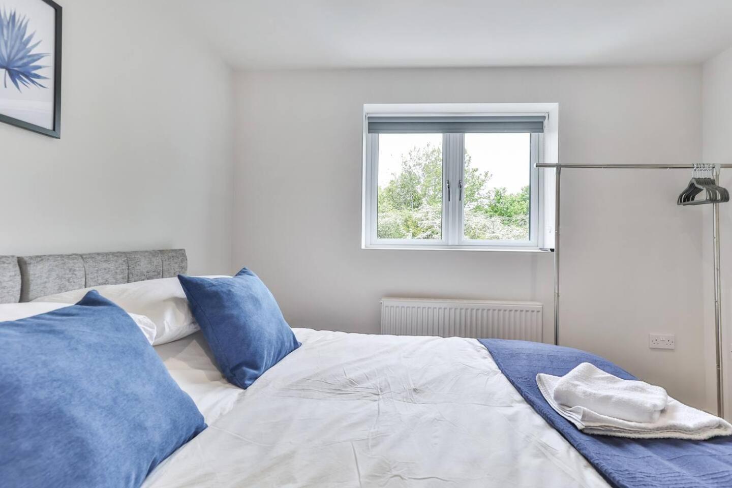Newly Renovated 3 Bed 2 Bath Apartment & Parking Sheffield Exterior photo